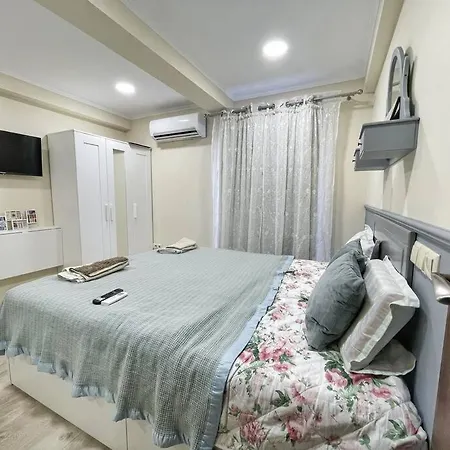 Historic Central Place With Parking Place Apartment Varna