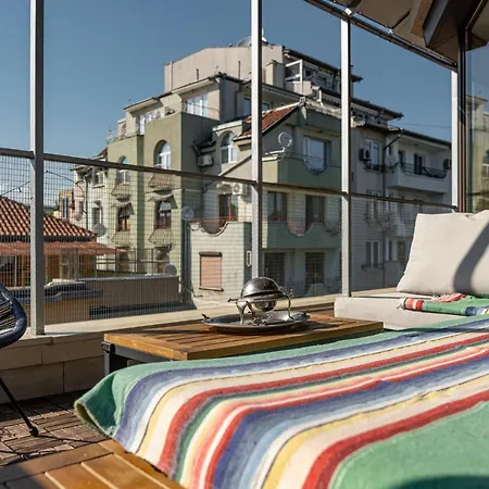 Apartment Historic Place With Paid Parking *